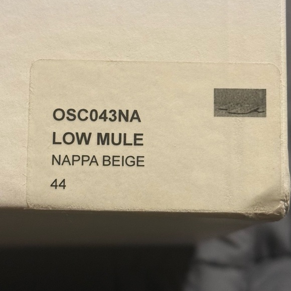 Suzanne Rae Chic Cream Mules with Gold Detail - Picture 7 of 7